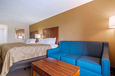 Efficiency Queen Suite with Two Queen Beds - Non-Smoking