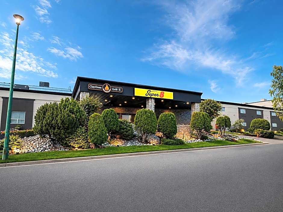 Super 8 by Wyndham Prince George