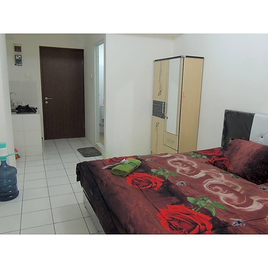 Reva Room on Gunung Putri Square Apartment