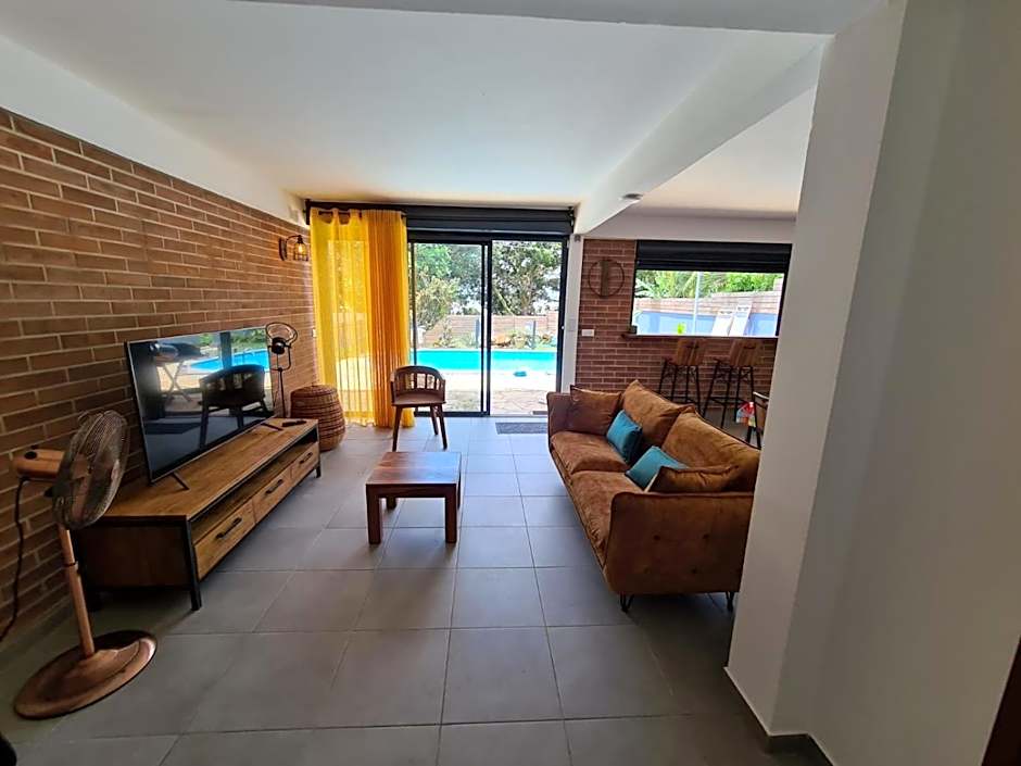 Shikoa Sobole - Le Morpho et l'Ara