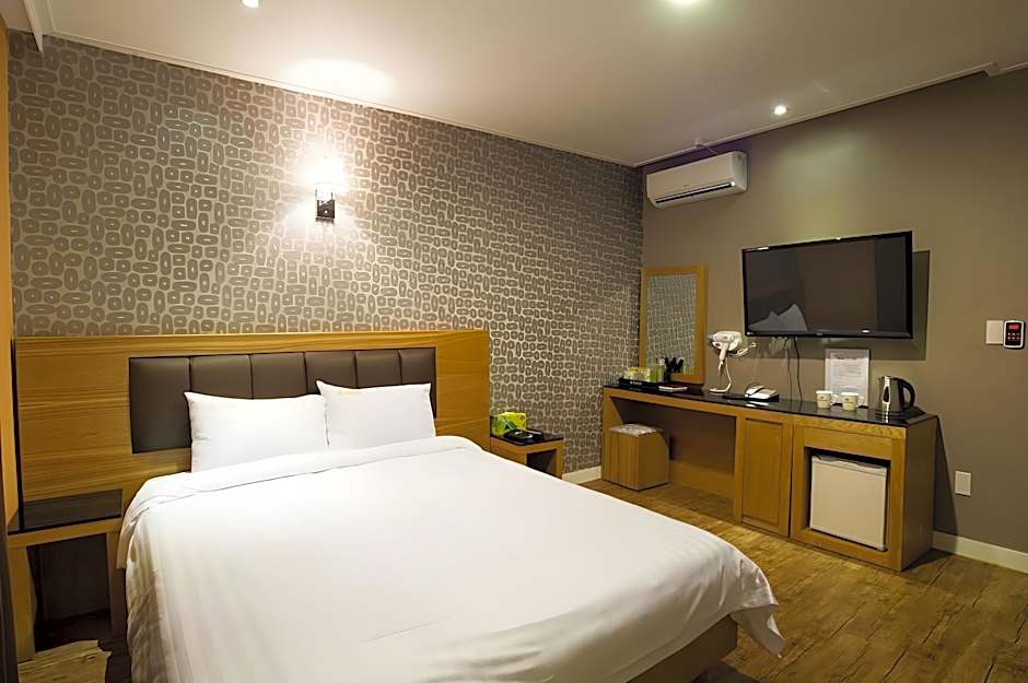 Pungnam Tourist Hotel