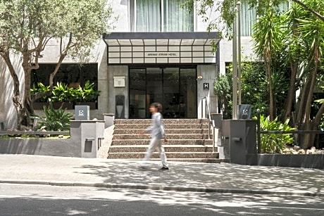 Arenas Atiram Hotels