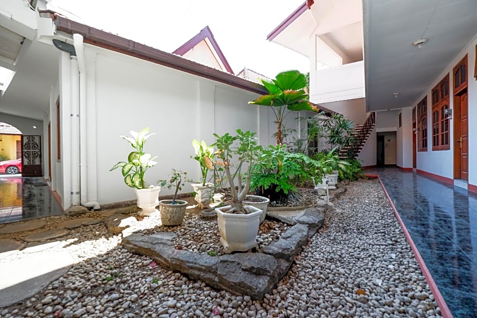 SUPER OYO Capital O 1644 Hotel Griya Kencana