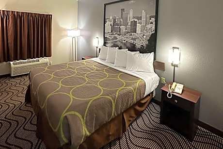 1 King Bed Non-Smoking