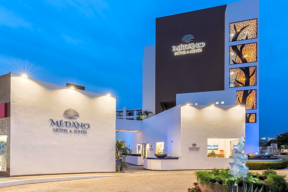 Medano Hotel and Suites