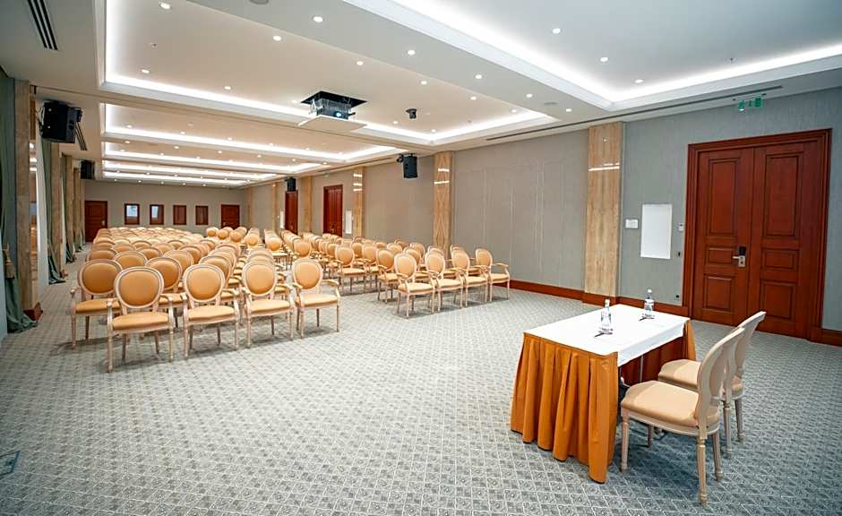 FLY INN BAKU