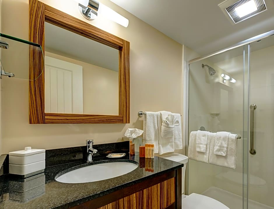 The Garrison Hotel & Suites Dover-Durham, Ascend Hotel Collection