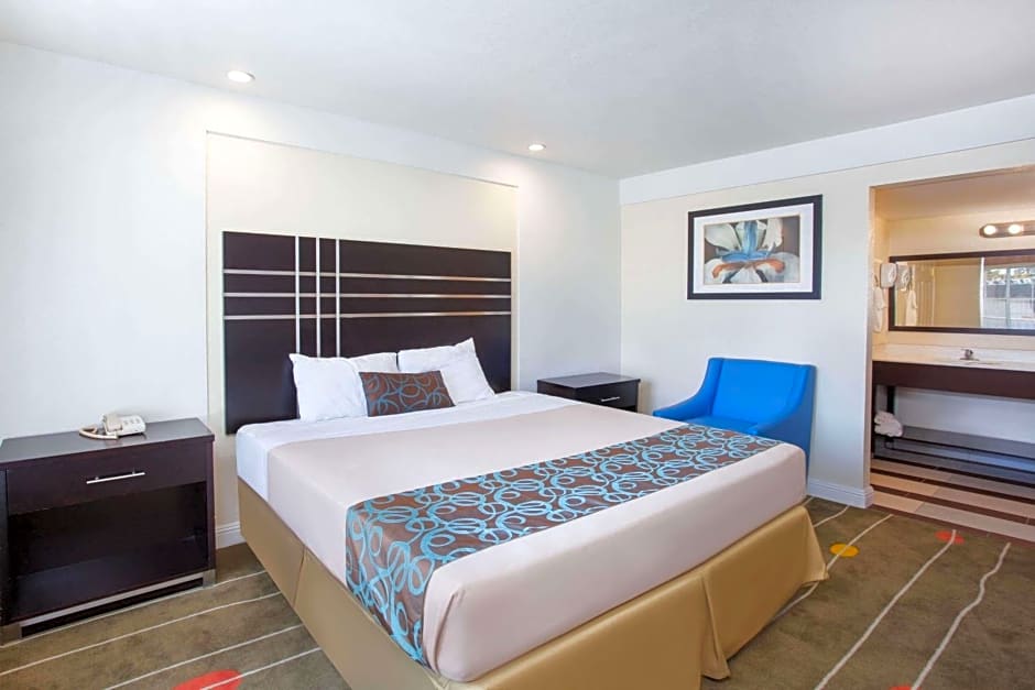 Travelodge by Wyndham Fresno Yosemite Area