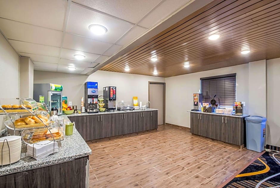 AmericInn by Wyndham Madison WI