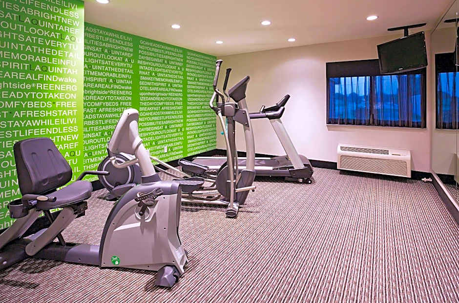 La Quinta Inn & Suites by Wyndham Oshkosh