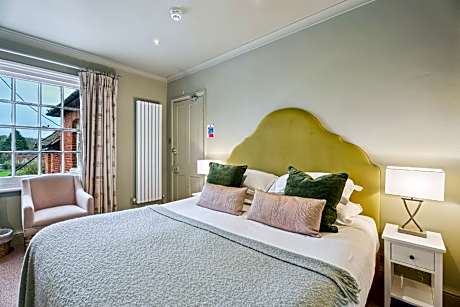 Deluxe-King-Ensuite with Shower-Countryside view-5