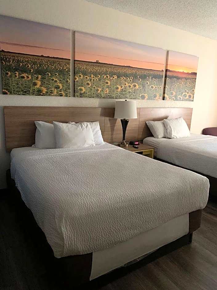 Days Inn by Wyndham Topeka