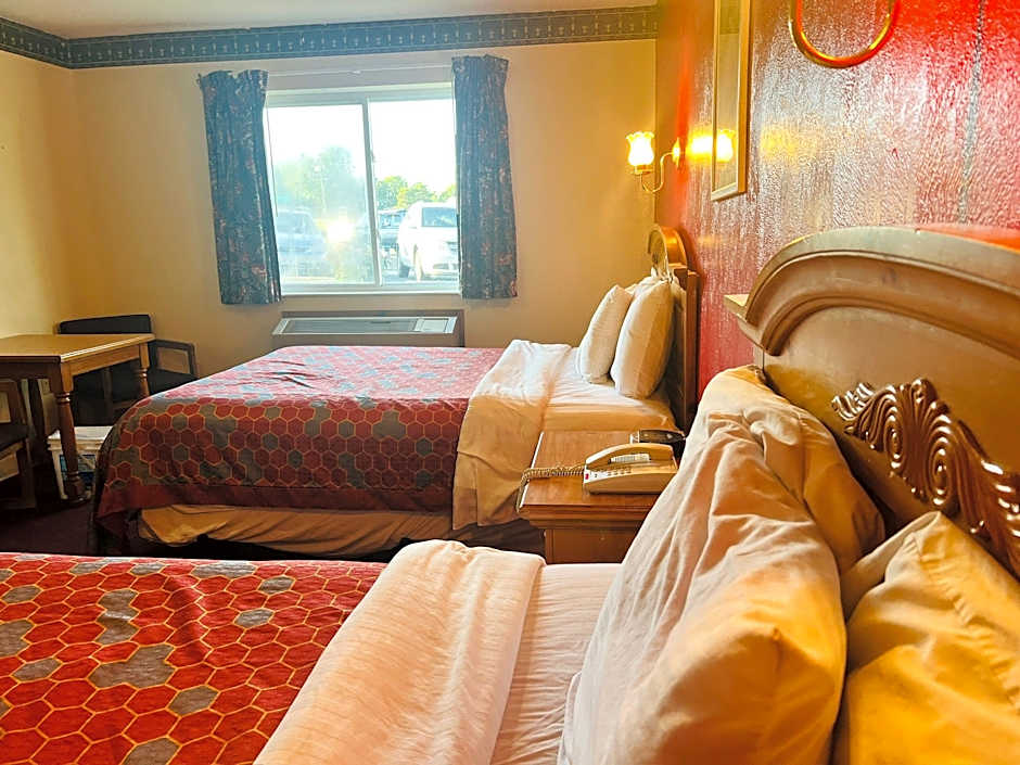 Villa Inn Motel Near Hwy 12 WI Capital O