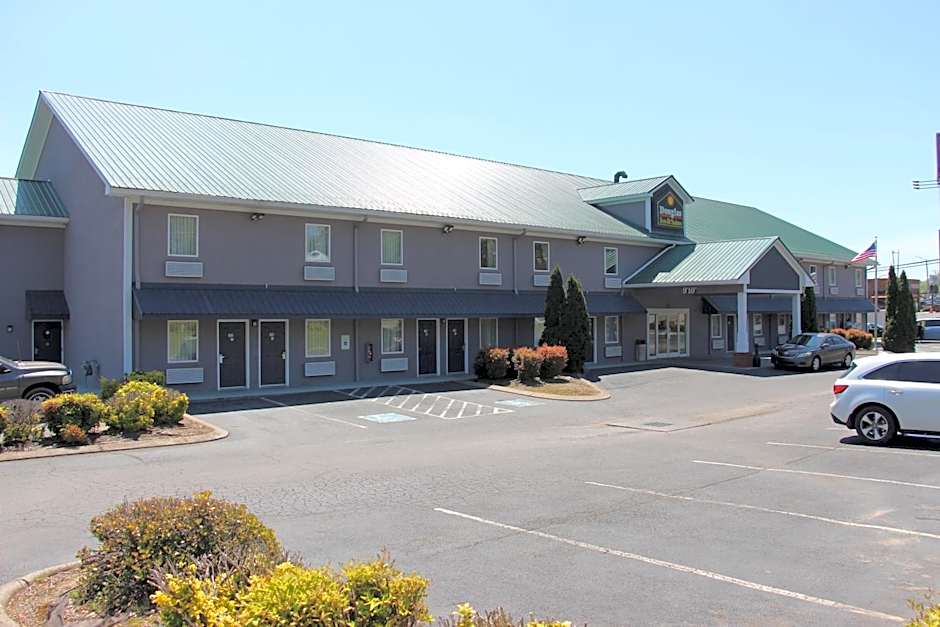 Douglas Inn & Suites Cleveland