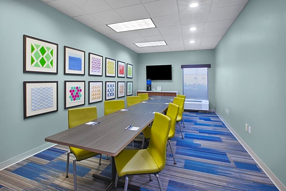 Holiday Inn Express Tiffin, an IHG Hotel