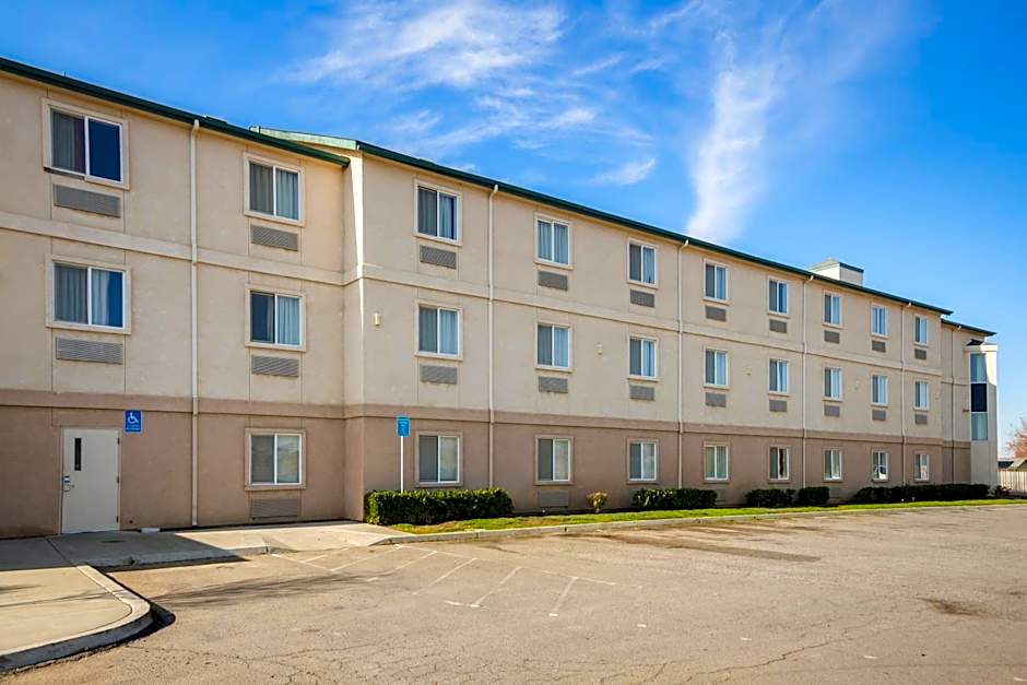 Howard Johnson by Wyndham Lemoore