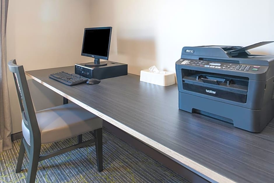 Holiday Inn Express Hotel & Suites Burlington, an IHG Hotel