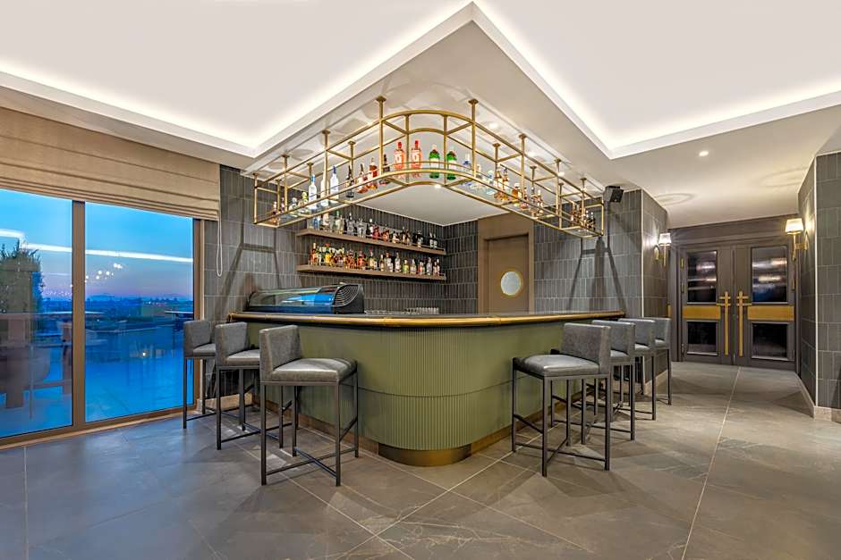 Sural Saray (Adult Only +16)