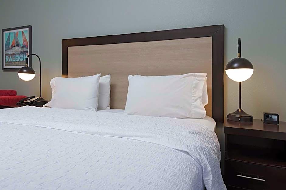 Hampton Inn By Hilton & Suites - Raleigh Downtown
