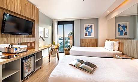 Apartment with Side Sea View