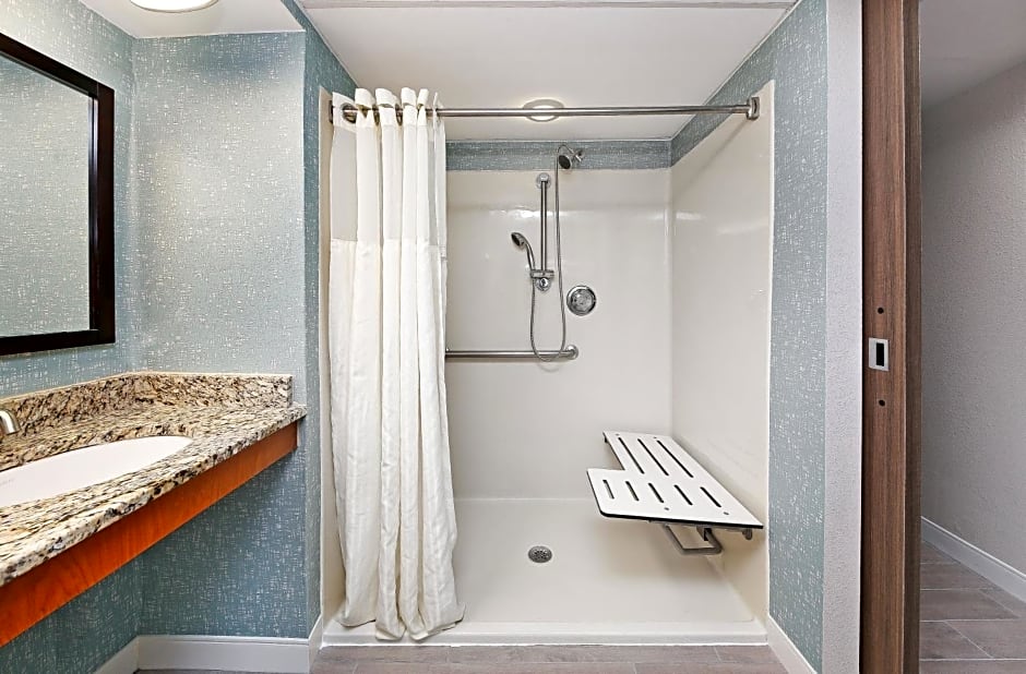 DoubleTree by Hilton Virginia Beach