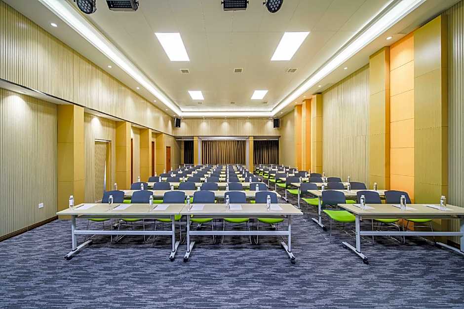 Lavande Hotel Zunyi Times Tianjie