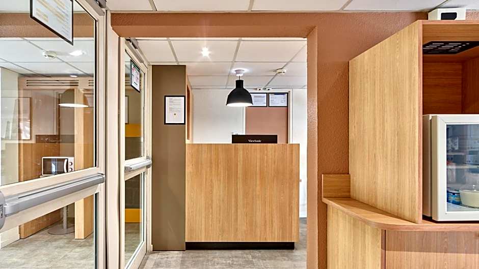 Premiere Classe Valenciennes Ouest Petite Foret Hotel