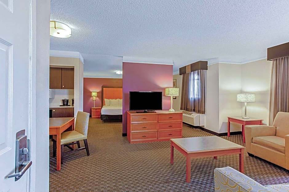 La Quinta Inn & Suites by Wyndham And Conference Center San Angelo
