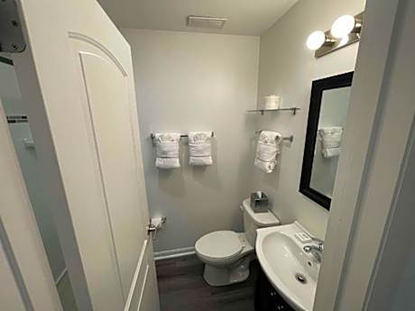 1 Double Bed Non-Smoking Small Room Microwave And Mini-Refrigerator