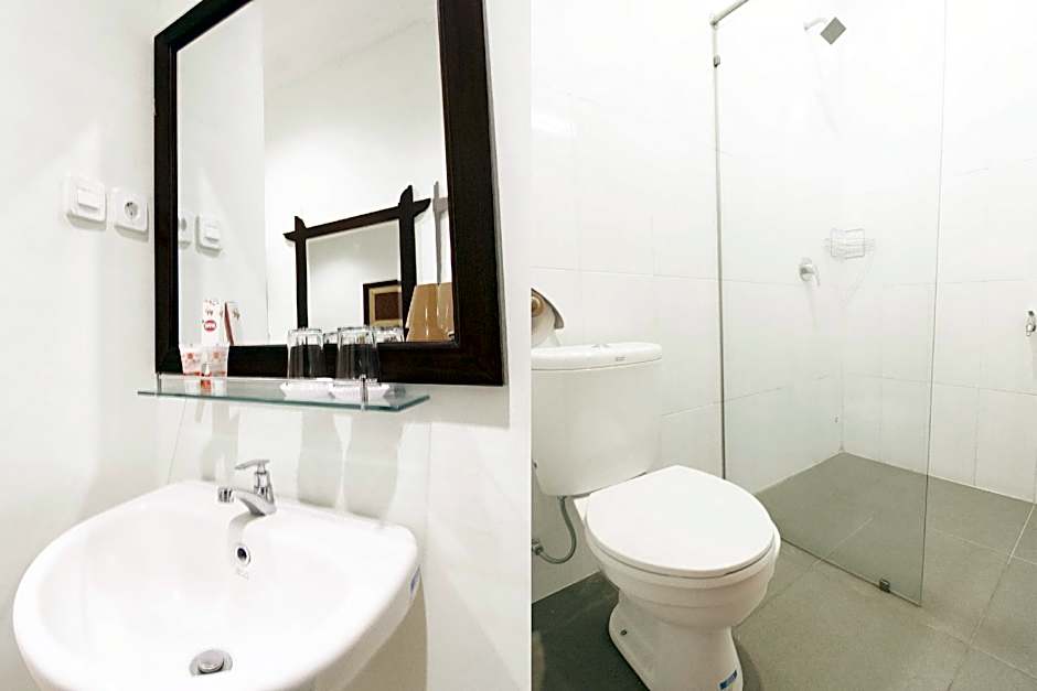 OYO 261 Sasono Putro Guest House