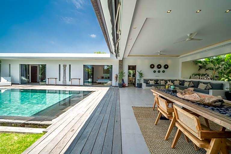 Elegant 3BR Villa Tira in Central Seminyak