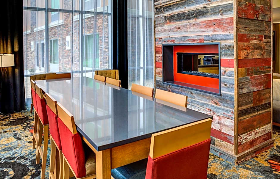 DoubleTree by Hilton West Fargo Sanford Medical Center Area