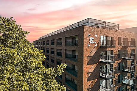 Symphony City Square Aparthotel