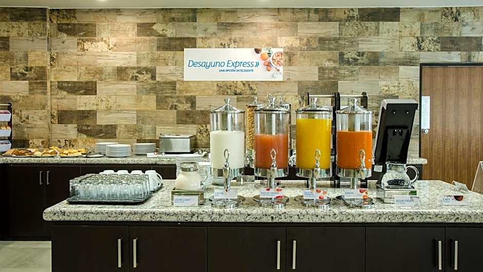 Holiday Inn Express and Suites Celaya By IHG