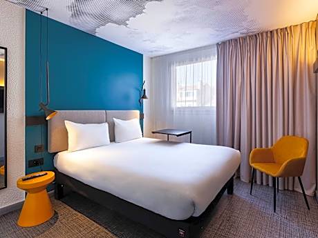 Standard room with one double bed