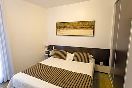 Three-Bedroom Sea View Royal Deluxe