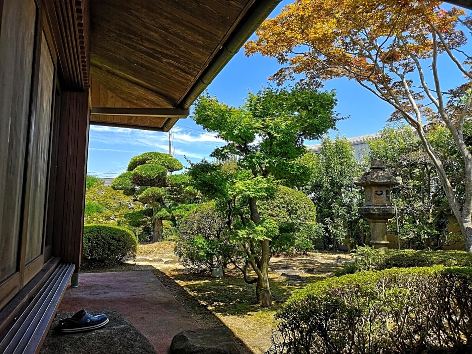 Kansai Airport Pine Villa