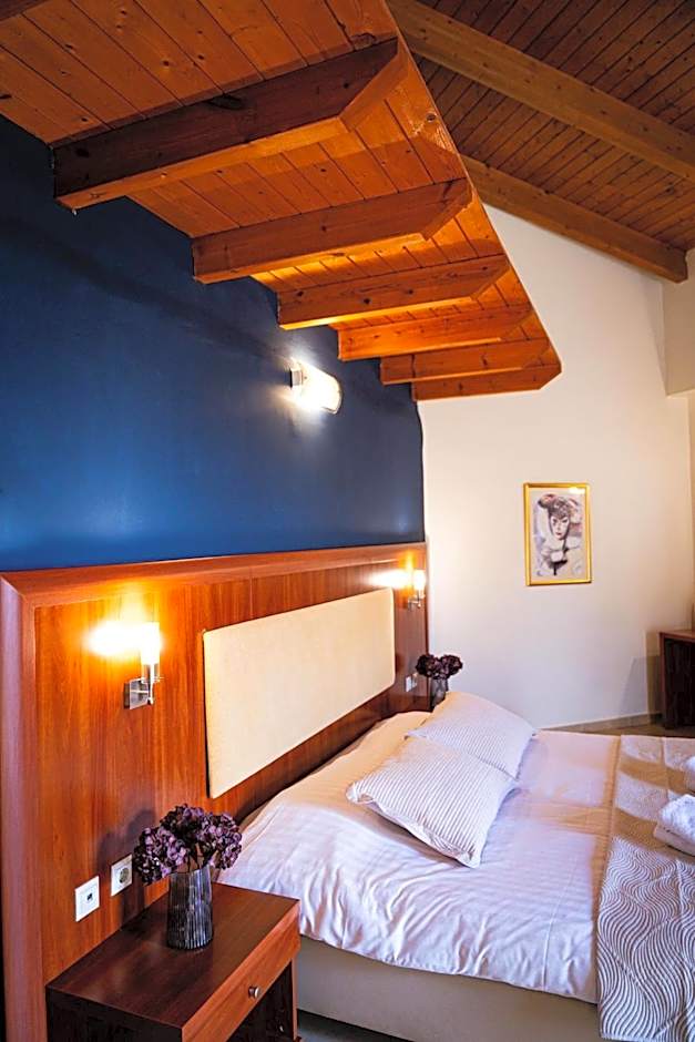 PARNIS PALACE Hotel Suites