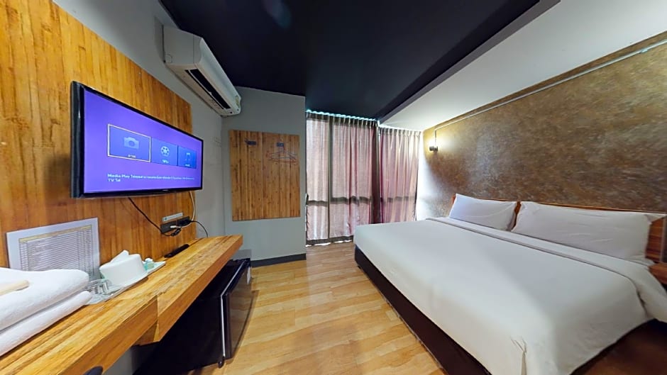 IZEN Budget Hotel & Residences (Plus)