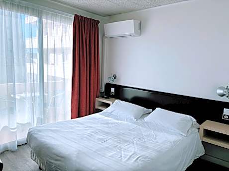 Triple Room with City View