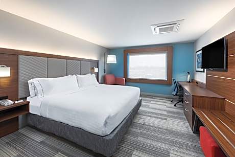 1 King Bed Standard Mobility Accessible Transfer Shower
