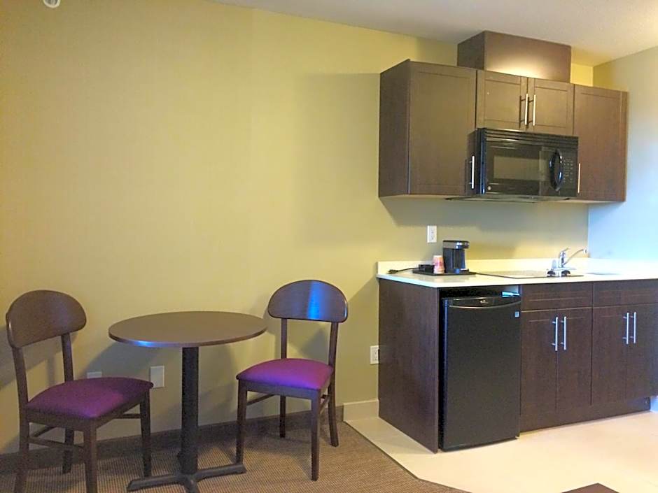 Meridian Inn & Suites Lloydminster