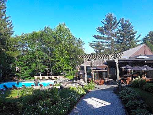 Summit Lodge