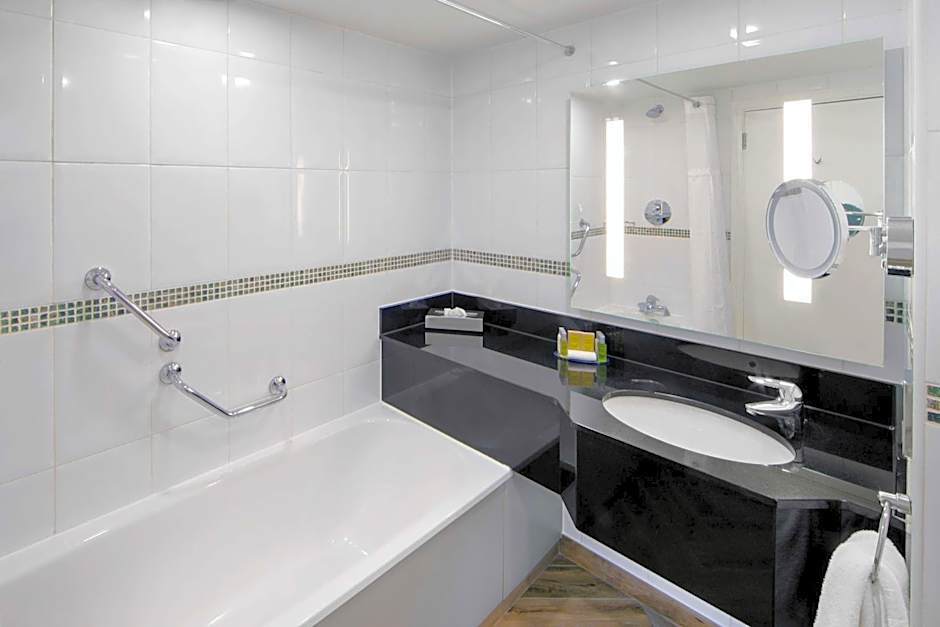 DoubleTree by Hilton Manchester Airport