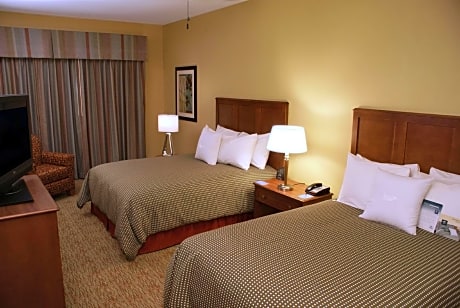 2 Queen Hearing Accessible Suite Non-Smoking