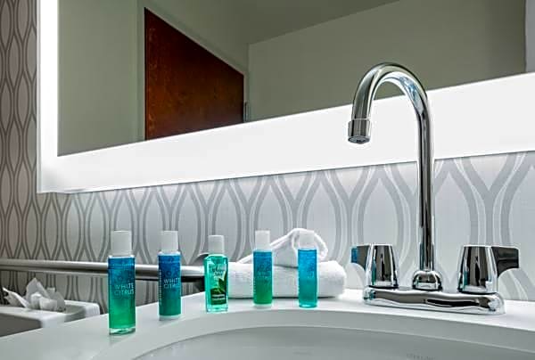 Holiday Inn Express New York-Brooklyn – New York, NY