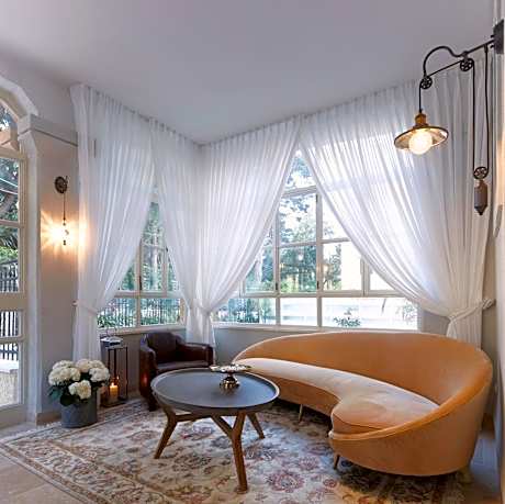 Carmella Boutique Hotel