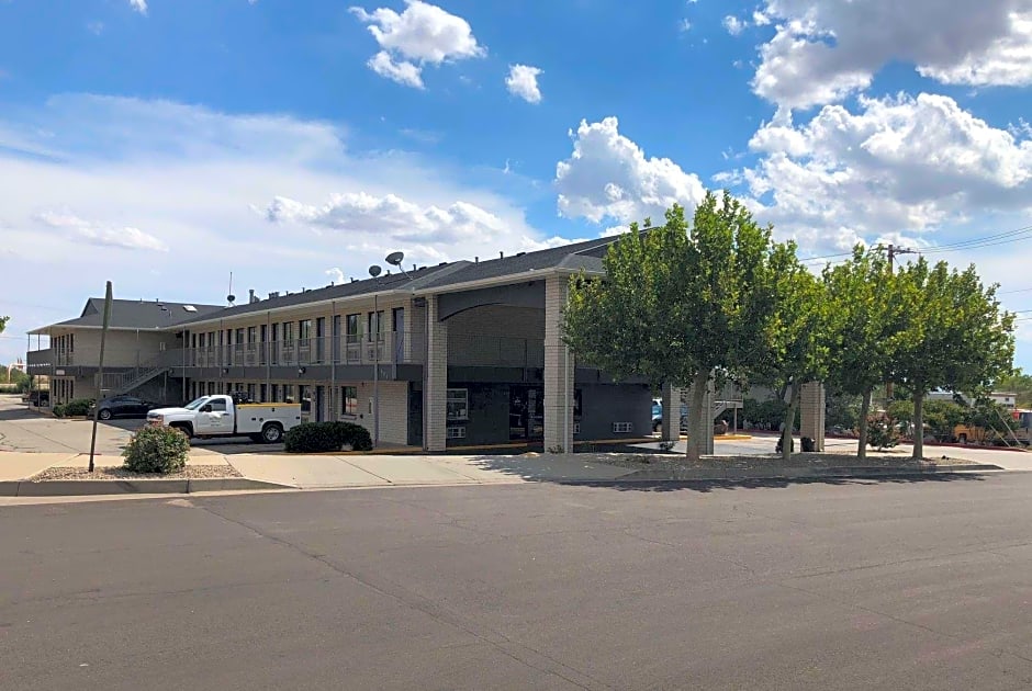 Travelodge by Wyndham Albuquerque East