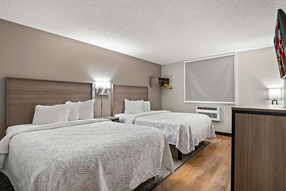 Photo 1 of 4 of Standard 2 Queen Beds