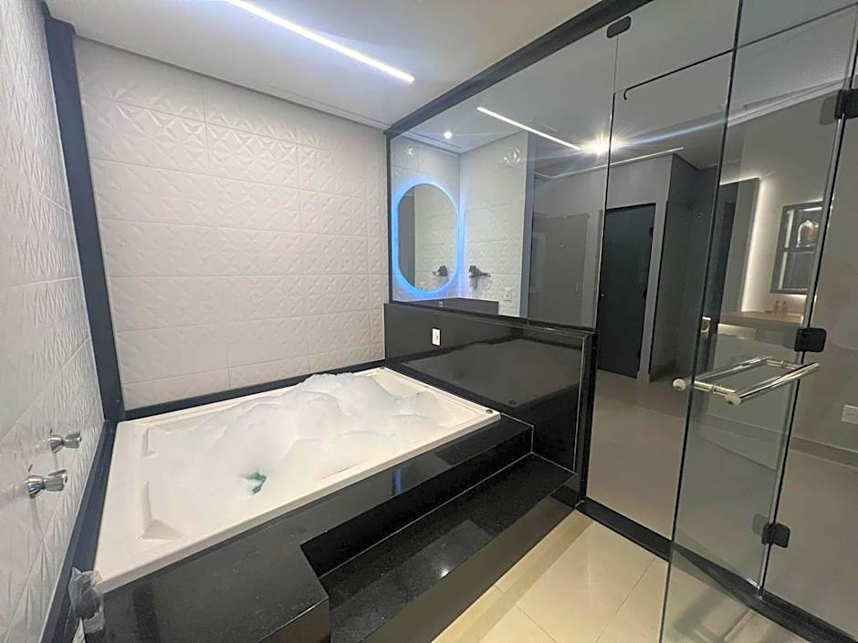 Photo 1 of 1 of Deluxe Suite, Jetted Tub